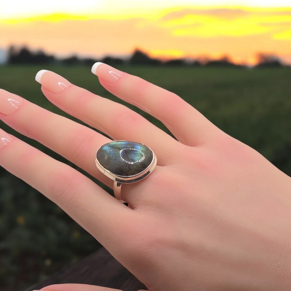Large Labradorite Gemstone Ring .925 Sterling Sil… - image 1